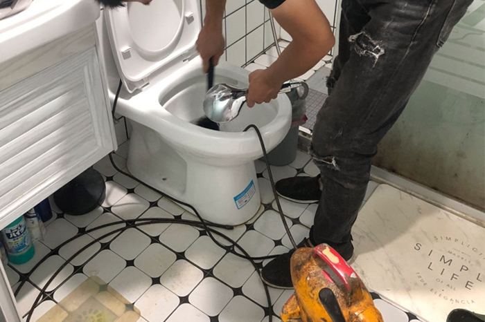 六弓乡疏通下水道